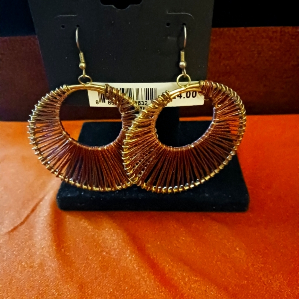 Elegant Gold and Brown Hoop Earrings